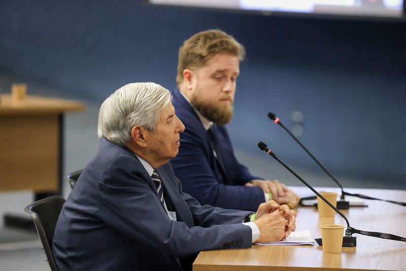 Augusto Heleno invoca direito ao silêncio e vai responder apenas às perguntas de sua defesa