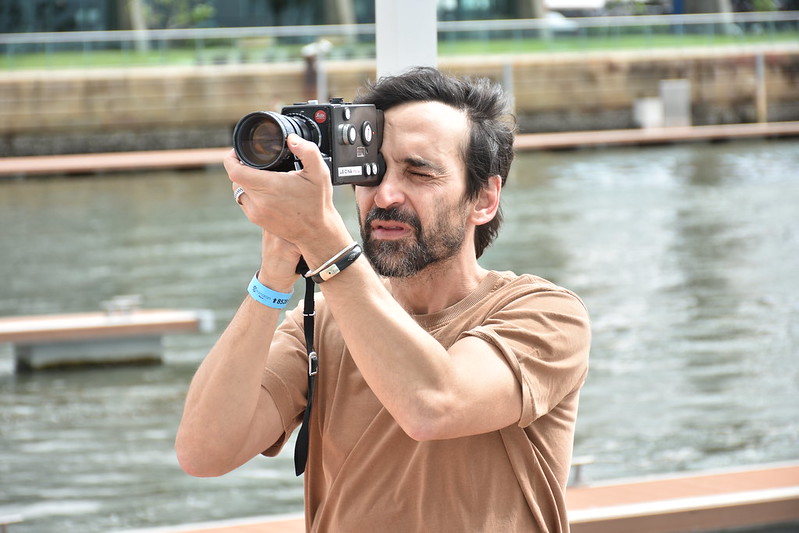 Ator Júlio Andrade a bordo do Catamaran para coletiva do Cine PE 2025