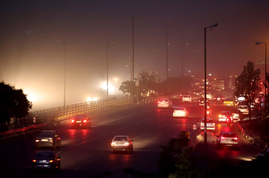 Resíduos no ar após ataque de Israel ao Irã