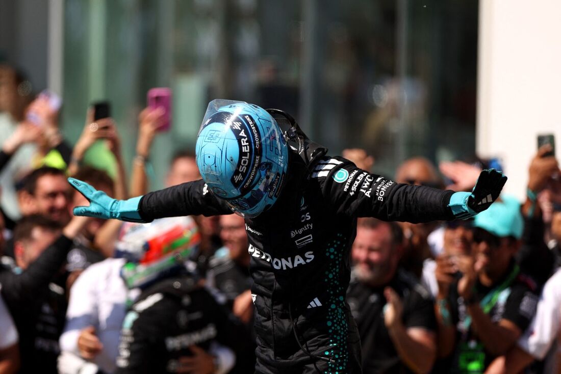 Russell celebra vitória no Canadá