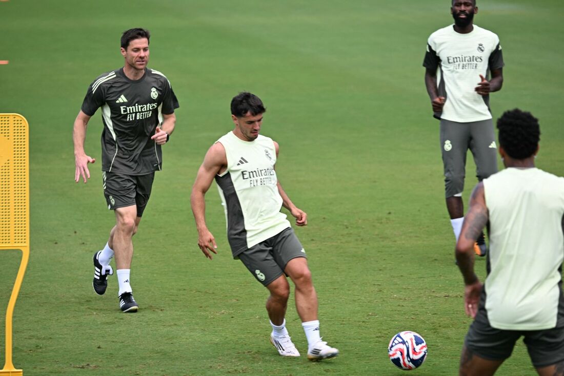 Xabi Alonso tem enfrentado questionamentos pelo momento de oscilação no Real Madrid