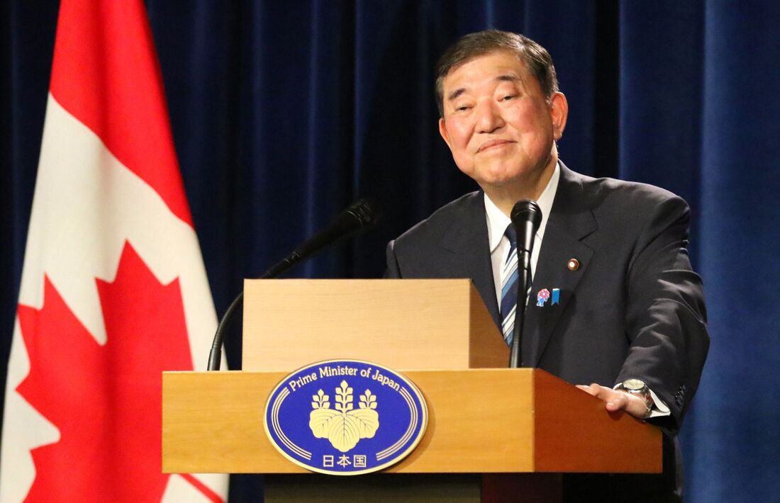 O primeiro-ministro japonês, Shigeru Ishiba, fala durante uma coletiva de imprensa na conclusão da Cúpula do Grupo dos Sete (G7) em Calgary, Alberta, Canadá