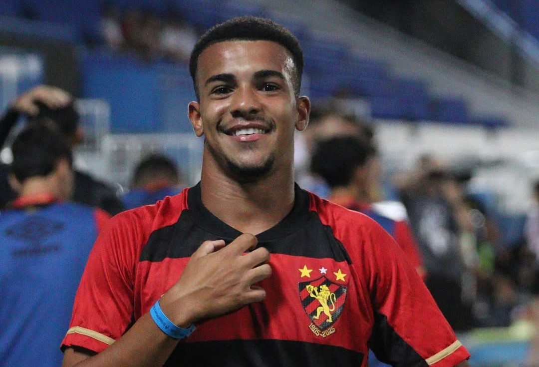 Arthur Maron, artilheiro da MadCup, pelo Sport