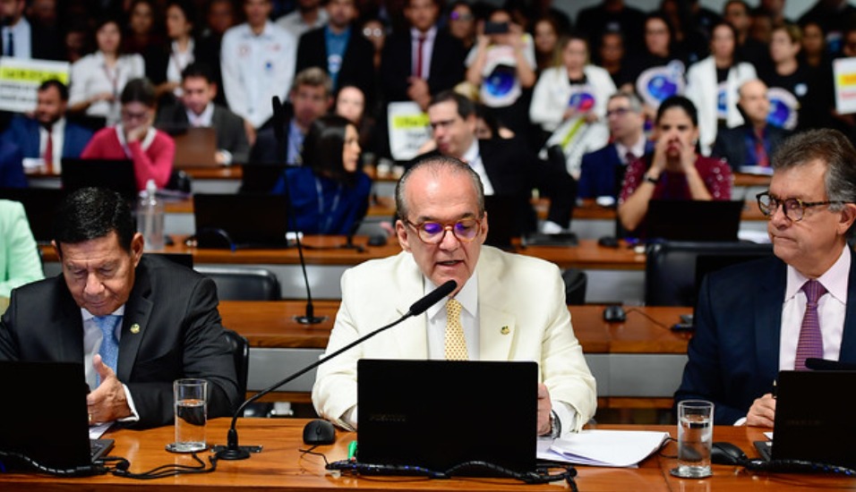 Senador Fernando Dueire -