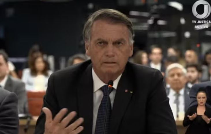 Bolsonaro durante depoimento sobre trama golpista 