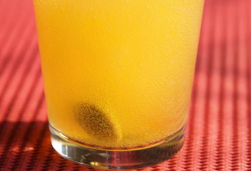 Cientistas japoneses descobriram que a vitamina C ajuda a engrossar a pele, ativando diretamente genes que controlam o crescimento e o desenvolvimento das células da pele