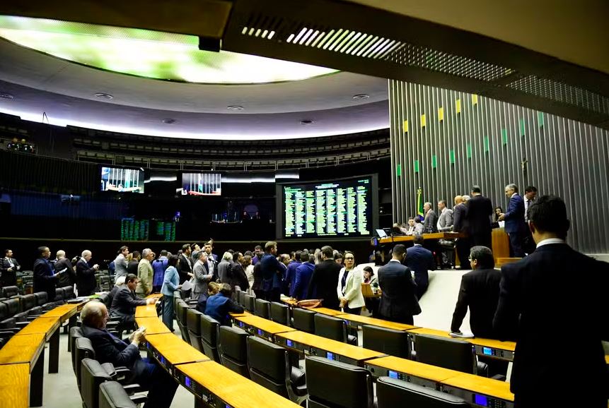 O governo Luiz Inácio Lula da Silva decidiu desidratar o anteprojeto da Lei Antimáfia que pretende mandar para o Congresso até quinta-feira, 28