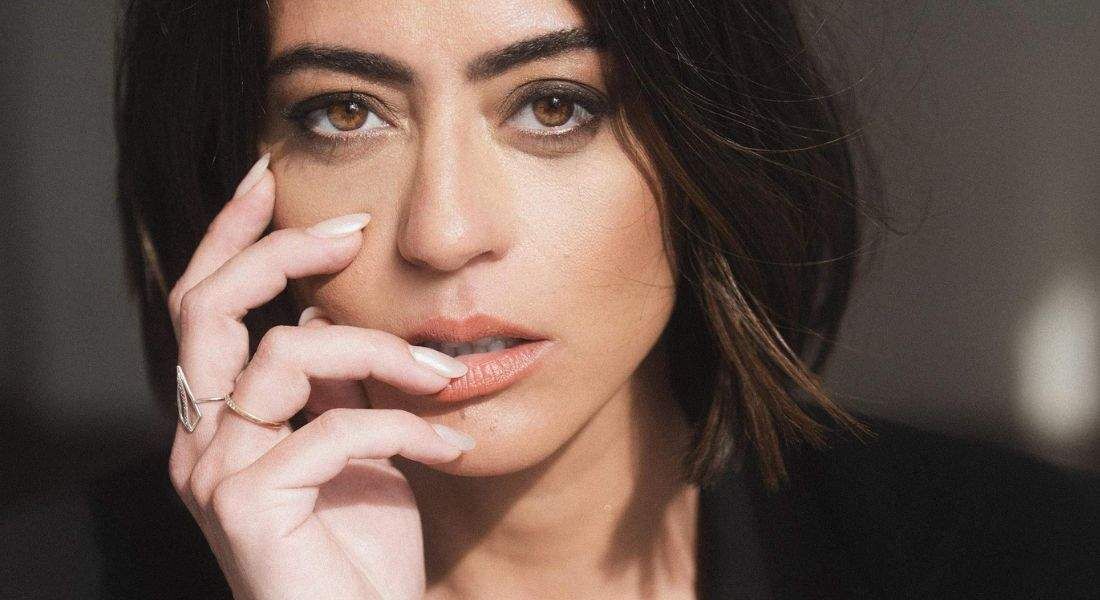 Carol Castro de "Garota do Momento"