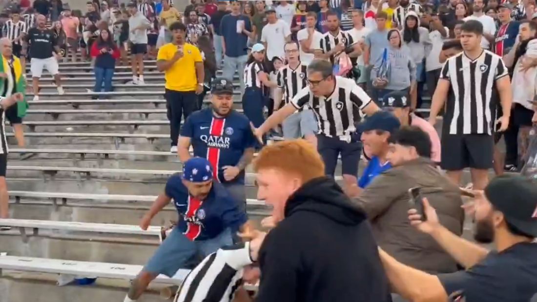 Torcedores do PSG e Botafogo brigam entre si