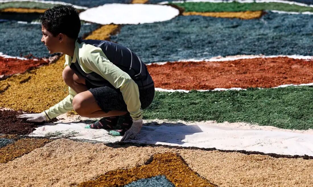 Comemorado neste ano em 19 de junho, o Corpus Christi é uma celebração litúrgica da Igreja Católica que simboliza a presença de Cristo na Eucaristia, lembrando a morte e a ressurreição de Jesus.