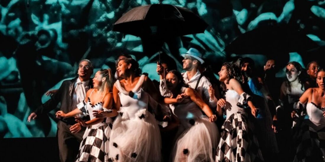 ''Capiba, pelas ruas eu vou'' conta com 45 bailarinos-cantores acompanhados por uma orquestra de 19 músicos
