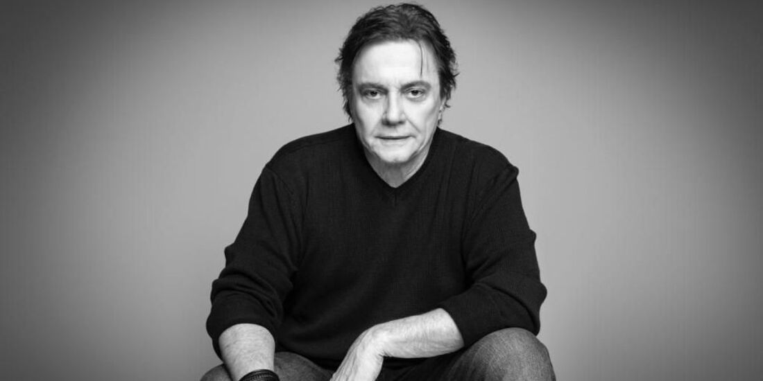 Fábio Jr. canta sucessos na turnê ''Bem Mais Que os Meus 20 e Poucos Anos'' 