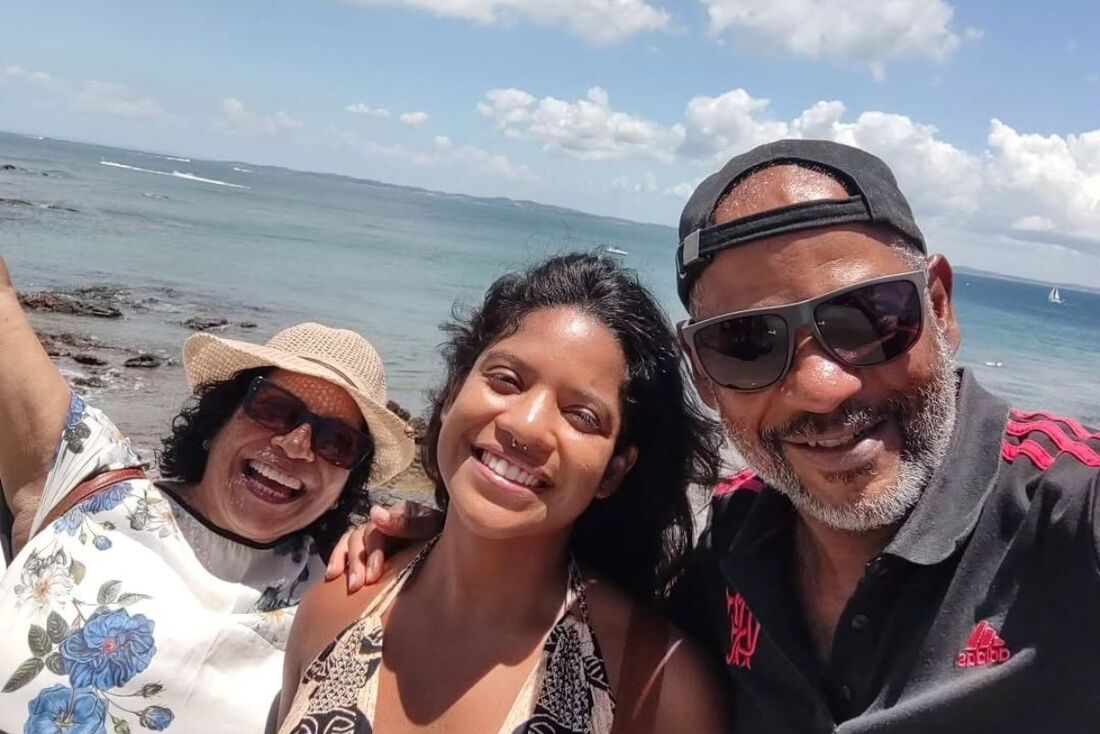 A publicitária Juliana Marins e sua família.