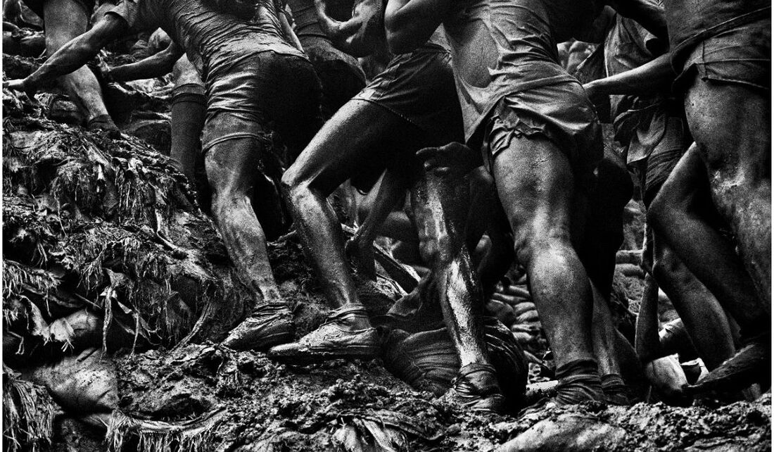 Exposição "Gold - Mina de Ouro Serra Pelada", de Sebastião Salgado