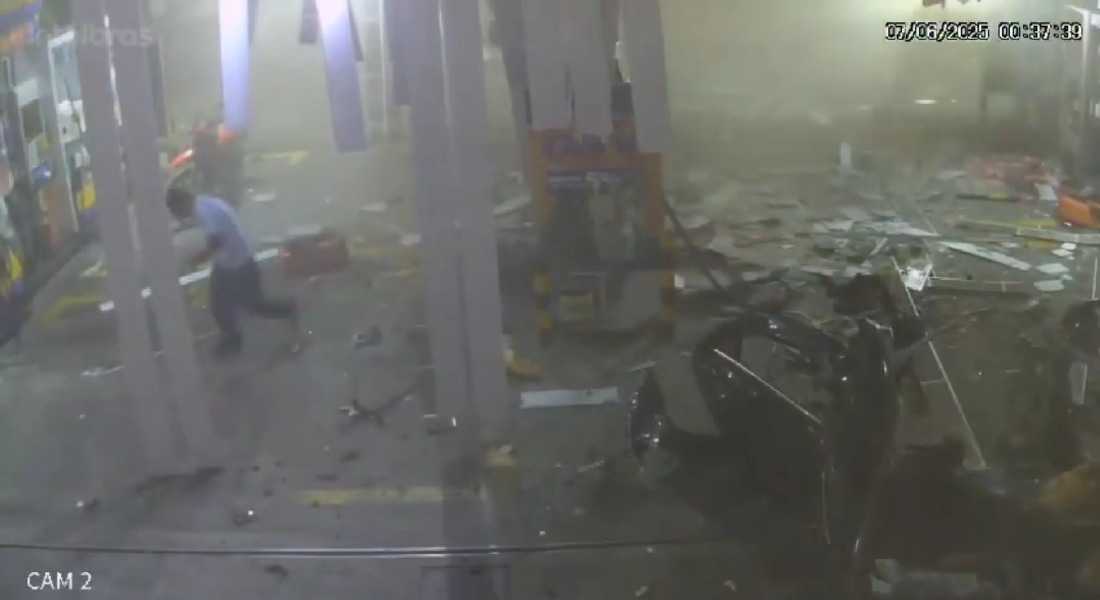 Explosão em posto de gasolina no Rio de Janeiro