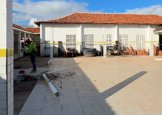 Teto desabou na terça-feira (11)