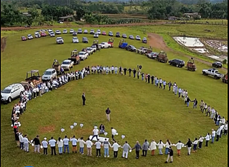 Cidade de Praia Grande, em Santa Catarina, presta homenagem às vítimas do acidente de balão