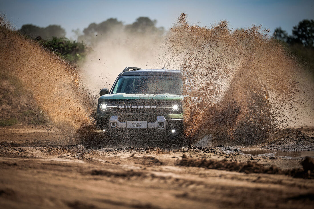 Ford Bronco 2025 promete ser um SUV com vocação 100% off-road e pronto para diferentes terrenos