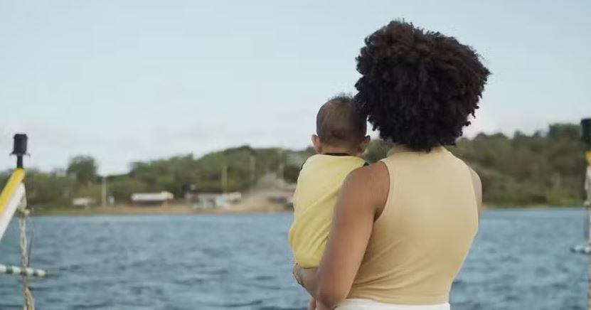 Cena de "Cais", filme de Safira Moreira 