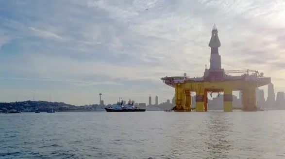 Shell alertou que um eventual bloqueio no Estreito de Ormuz teria um "impacto considerável" no mercado global