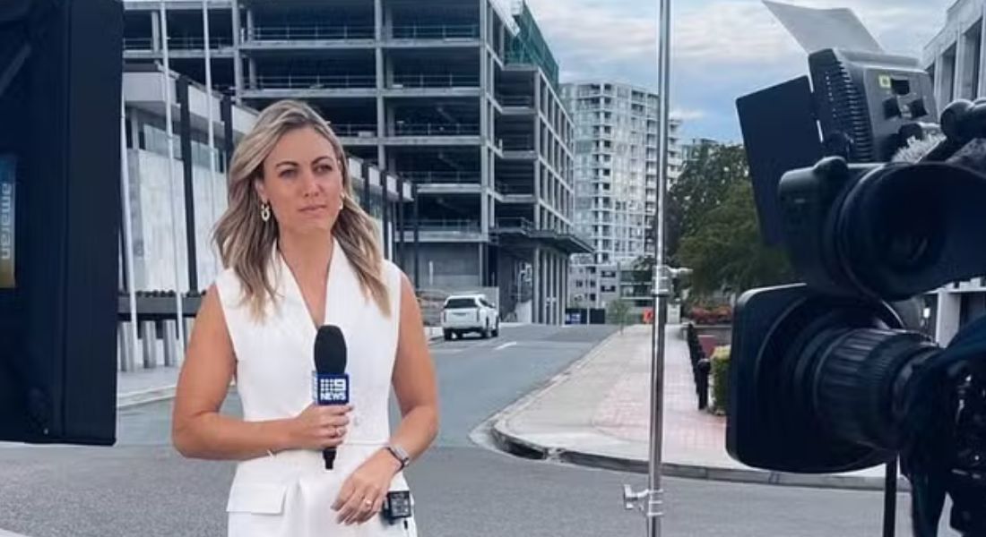 Lauren Tomasi, repórter australiana atingida por bala de borracha durante protestos pró-imigração em Los Angeles