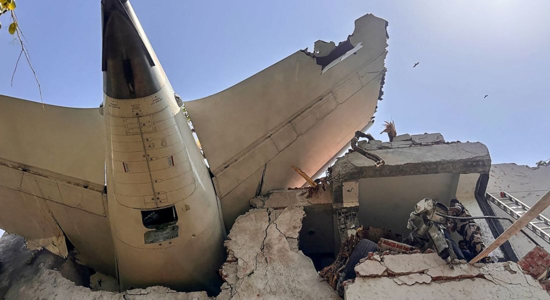 Queda de avião da Air India com 242 a bordo