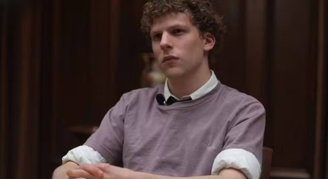 Jesse Eisenberg como Mark Zuckerberg em cena de 'A rede social'