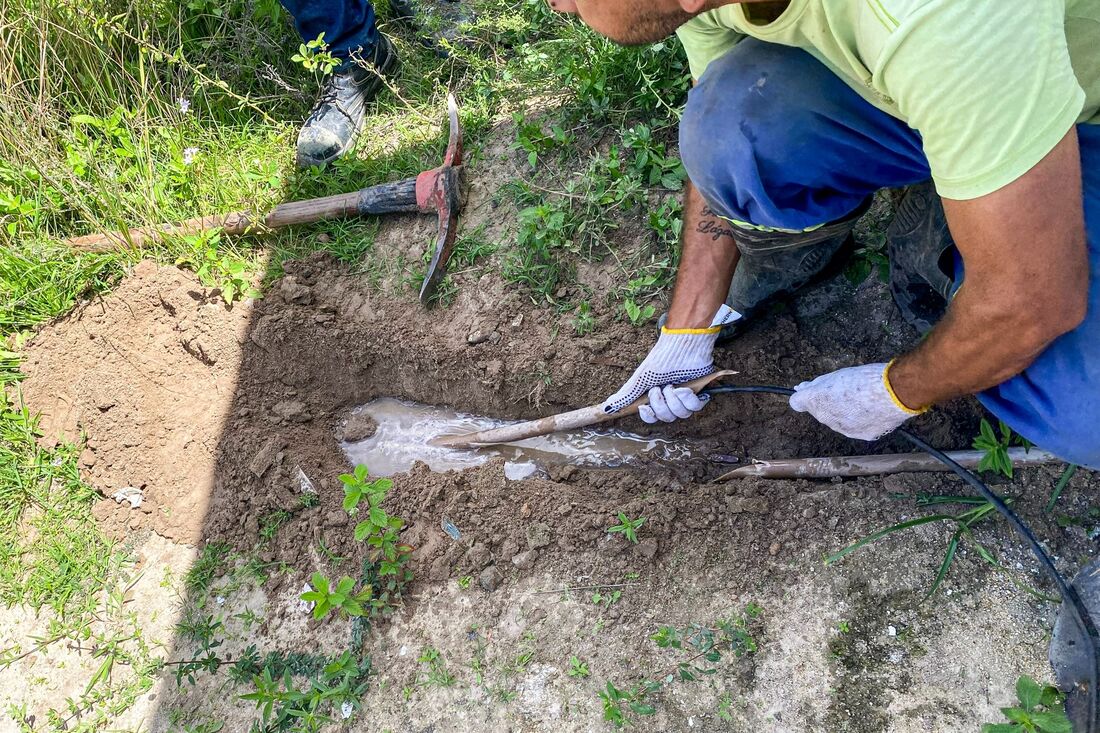 Compesa flagra furto de água em condomínio localizado no município de Gravatá 