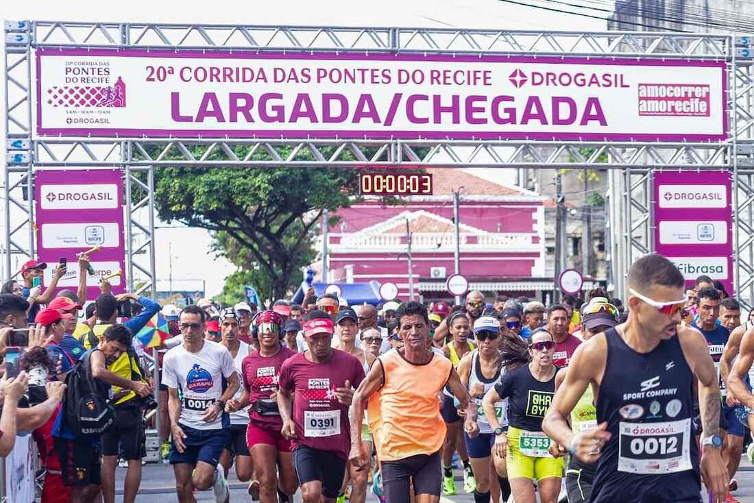Largada da 20ª edição da Corrida das Pontes do Recife 