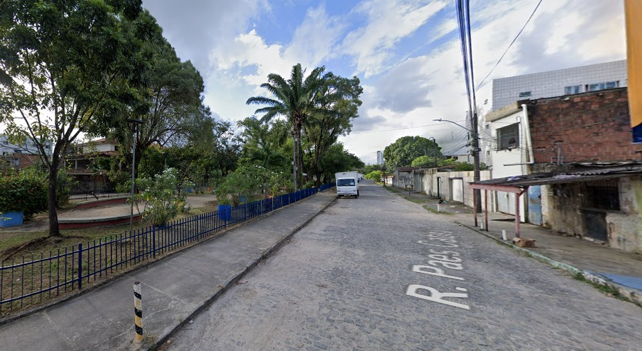 Sargento da PM reage a assalto, no Cordeiro, e suspeito é preso em flagrante. O crime aconteceu na Rua Paz Cabral.