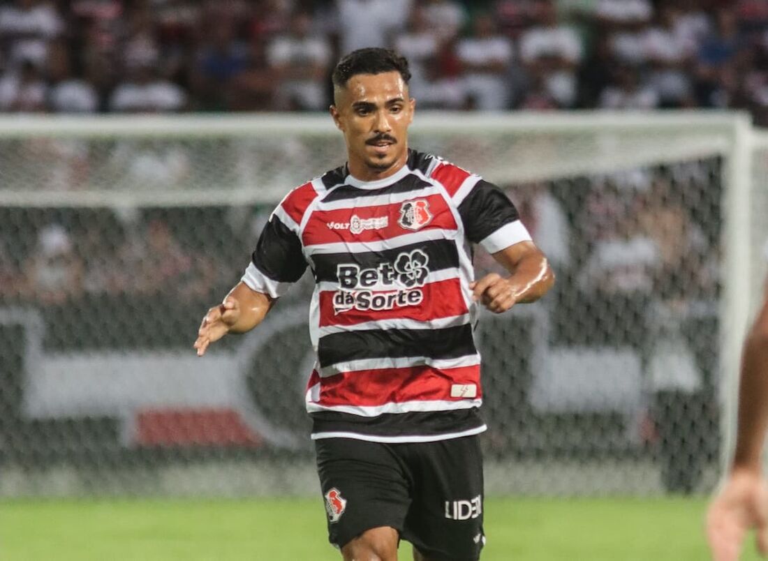 Willian Jr., jogador do Santa Cruz 