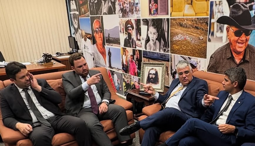 Felipe Alecrim, Tecio Teles, Eduardo Girão e Renato Antunes durante encontro em Brasília, no fim de maio