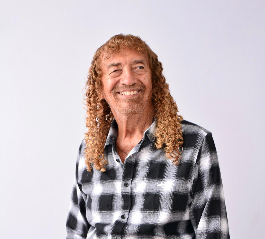 Cantor e compositor Assisão