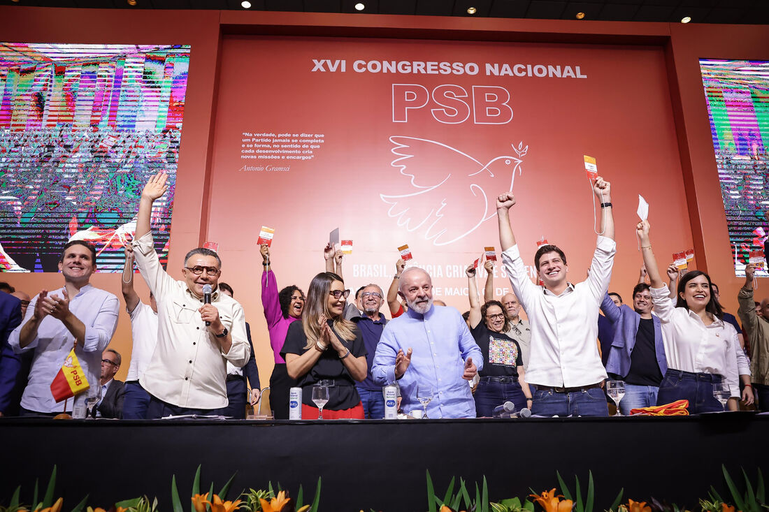 João Campos assume a presidência do PSB Nacional