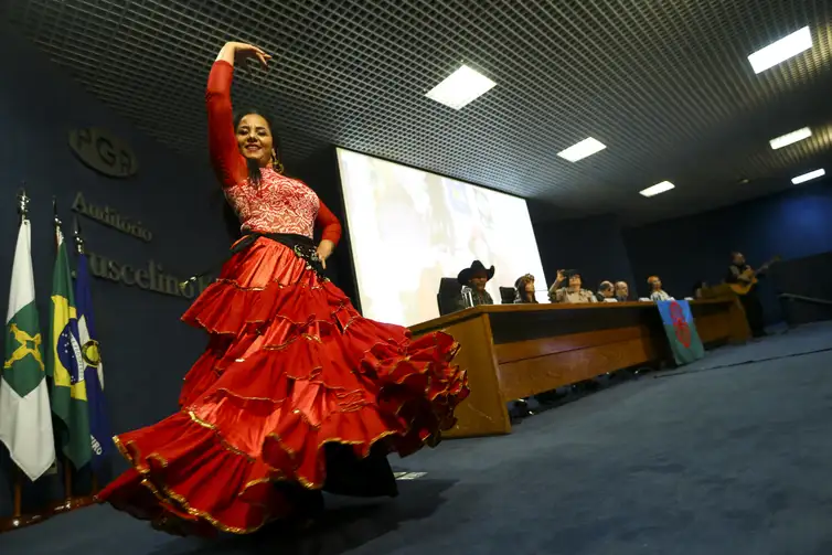 Evento em comemoração ao Dia Nacional do Cigano