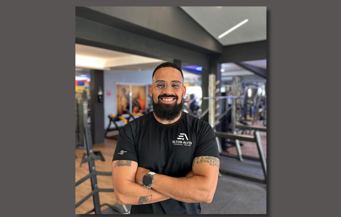Elton Alves é profissional de Educação Física e realiza atendimento presencial e consultoria online