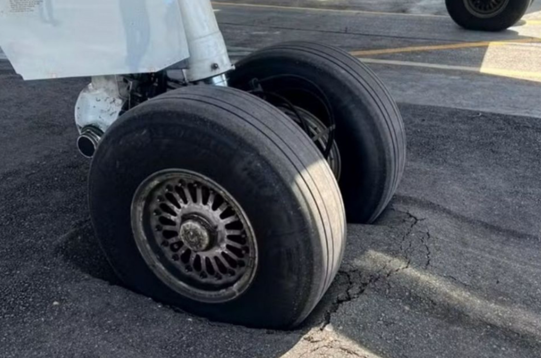 Afundamento aconteceu durante o procedimento de pushback da aeronave