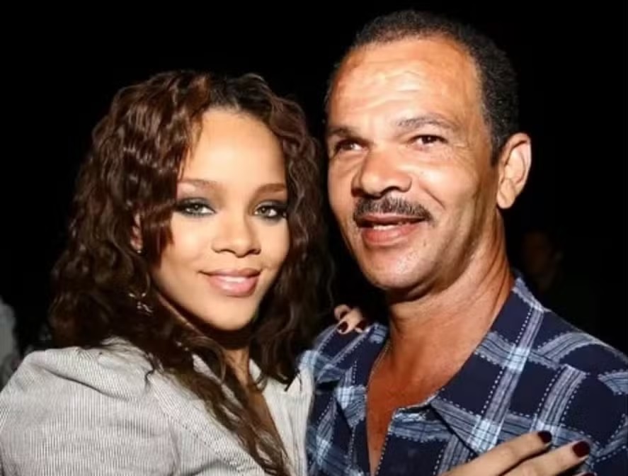 Ronald Fenty, pai da cantora Rihanna, morreu na manhã de sábado (31), em Los Angeles, nos Estados Unidos