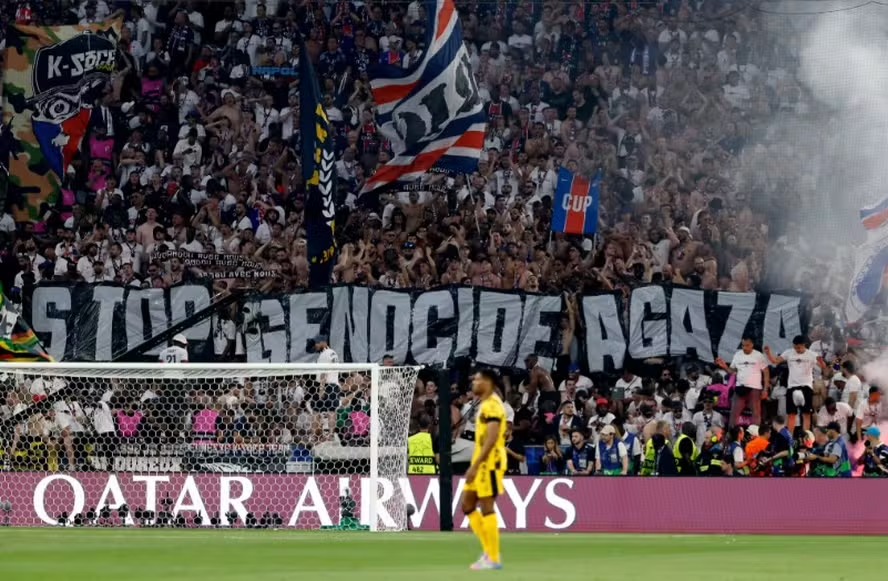 UEFA iniciará um processo disciplinar após a invasão do campo por cerca de 100 torcedores do PSG em Munique