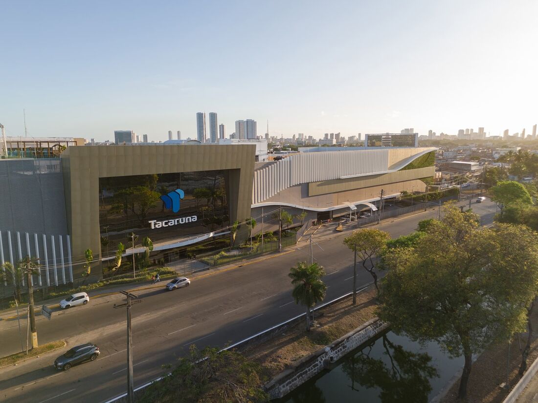 Projeto de retrofit começou na fachada e nas praças de alimentação