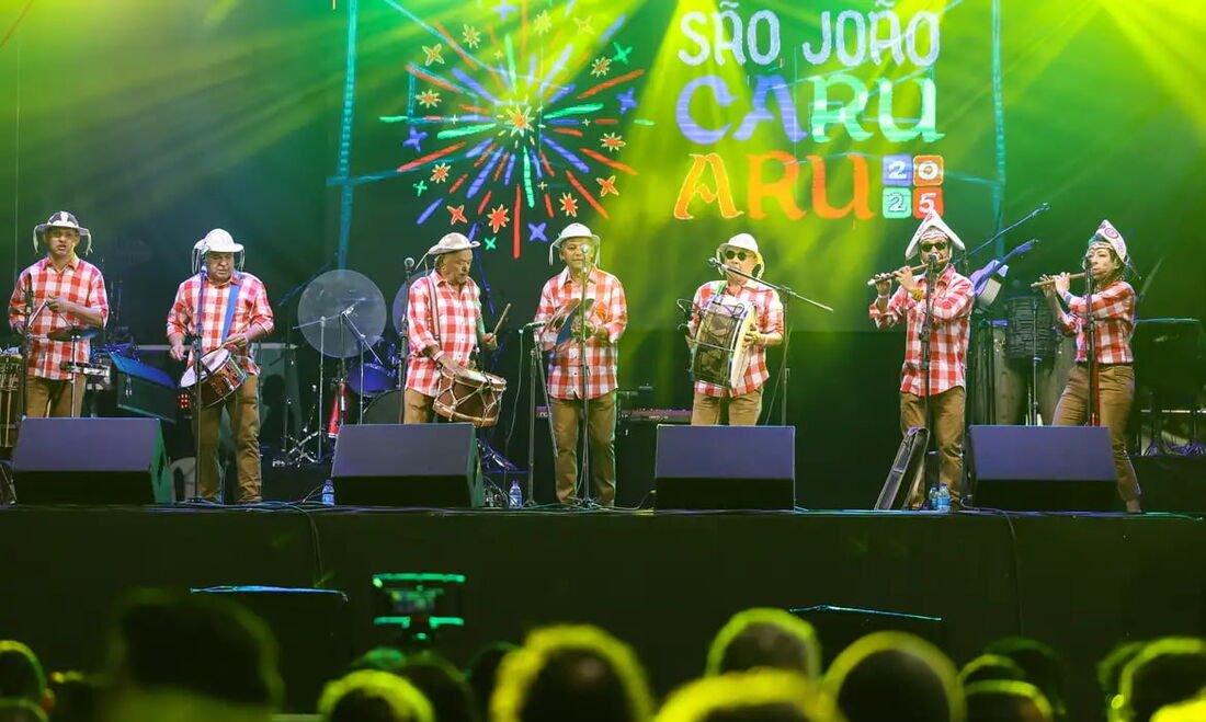 Forró embala São João de Caruaru, "o maior do mundo".