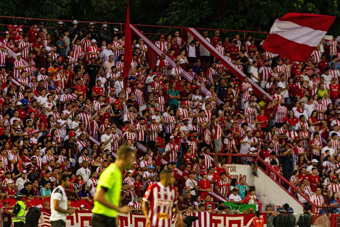 Torcida do Náutico, nos Aflitos