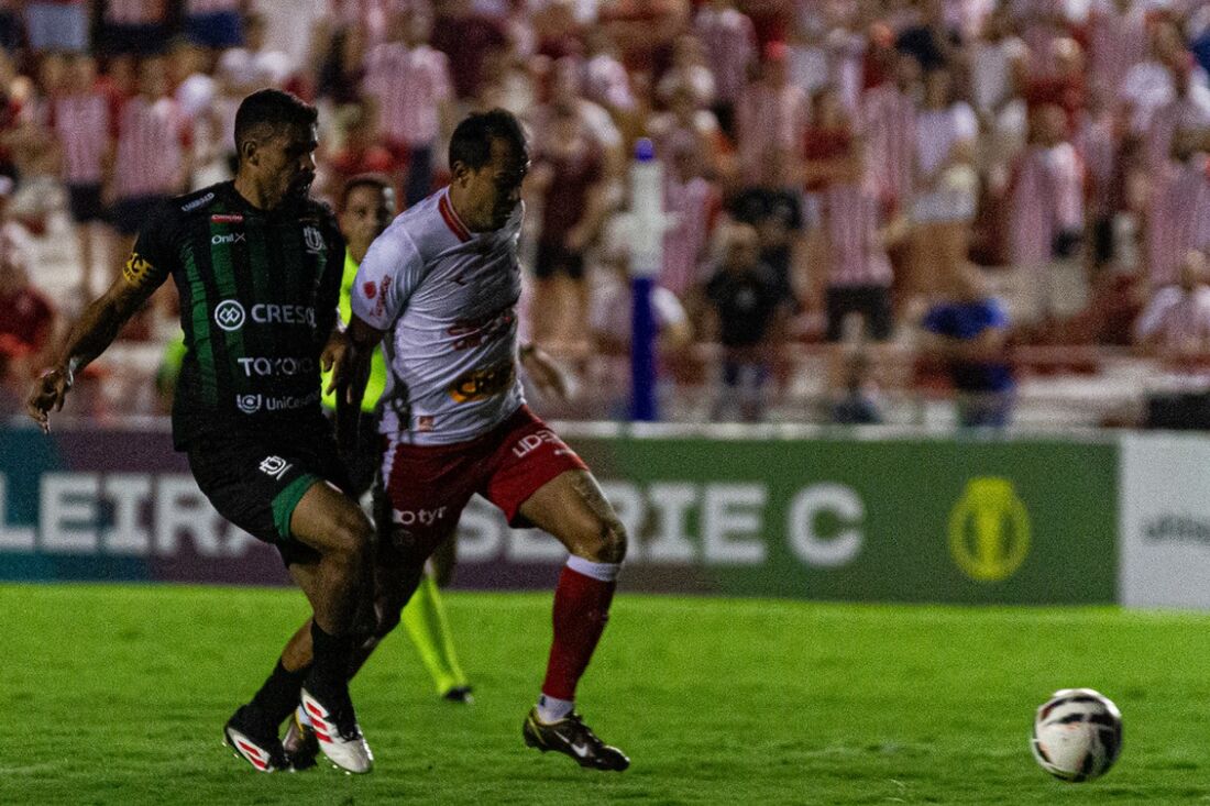 Vinícius, atacante do Náutico