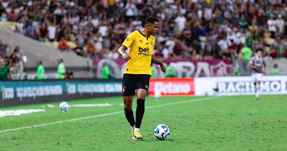 Arthur Sousa, ex-atacante do Sport 