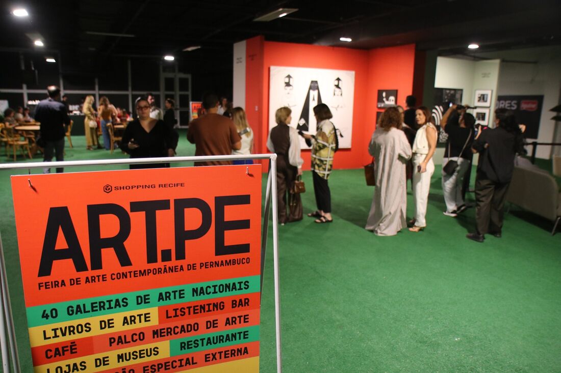 Exposição "Solos Art.PE" apresenta obra de quatro galerias, até domingo (8), no terraço de Eventos do Shopping Recife
