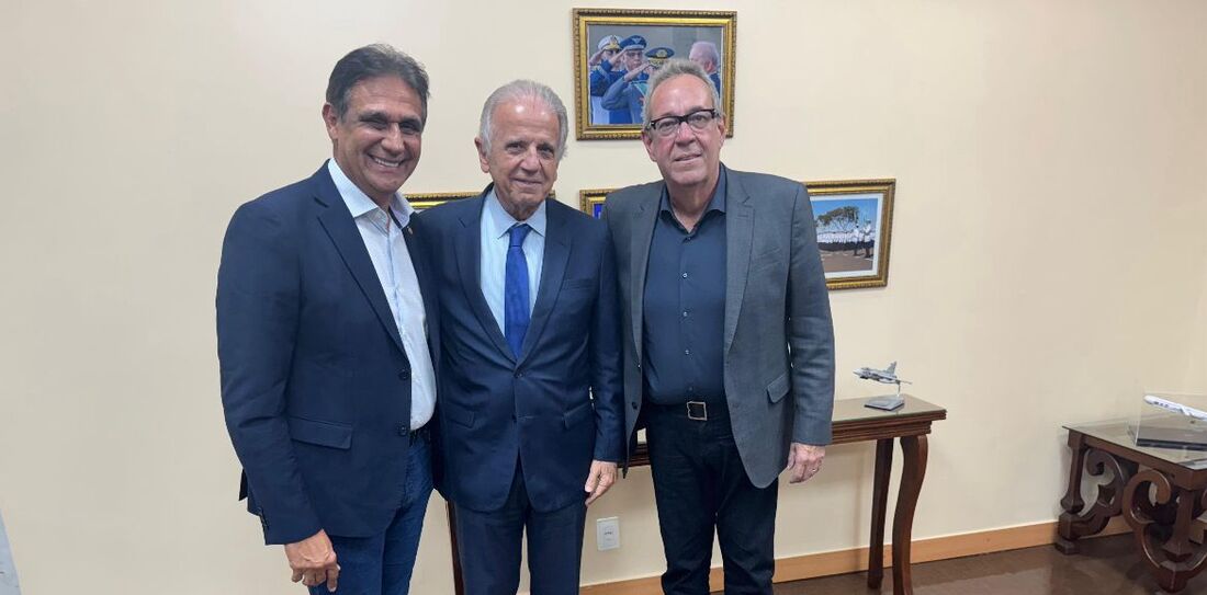 Álvaro Porto e Mário Ricardo em encontro com Jóse Múcio