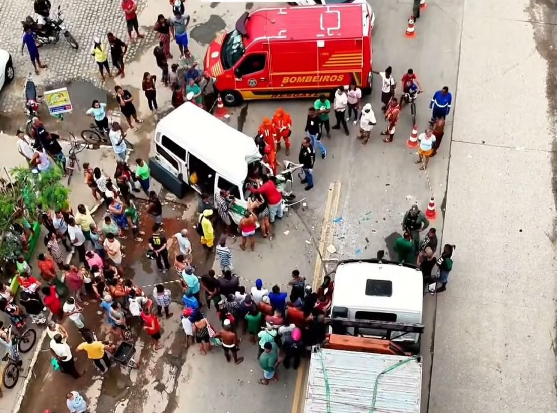 Acidente em São Lourenço entre kombi e caminhão deixou uma vítima fatal 