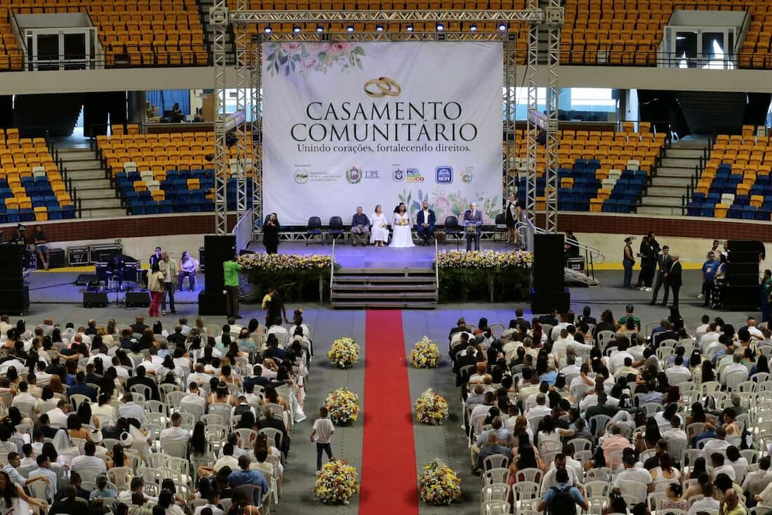 Casamento Comunitário realizado no Ginásio do Geraldão, no Recife 