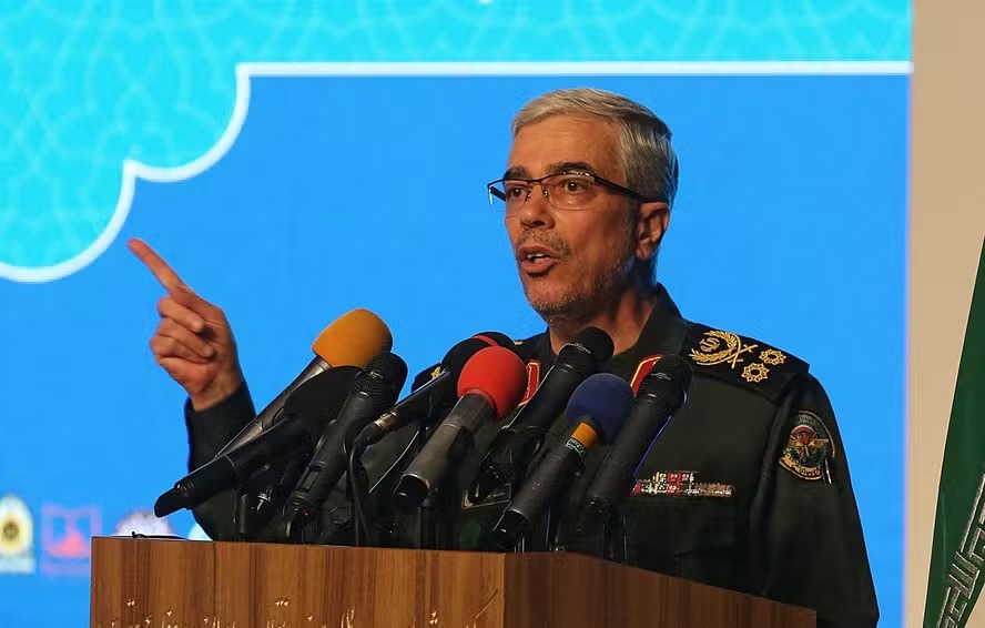 Ataques de Israel mata ao menos três dos principais comandantes militares do Irã, entre eles o chefe do Estado-Maior das Forças Armadas Iranianas, Major-General Mohammad Bagheri 