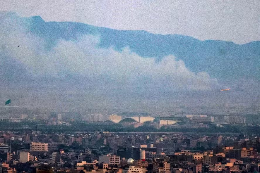 No sul de Teerã, foi registrado ataques de Israel 